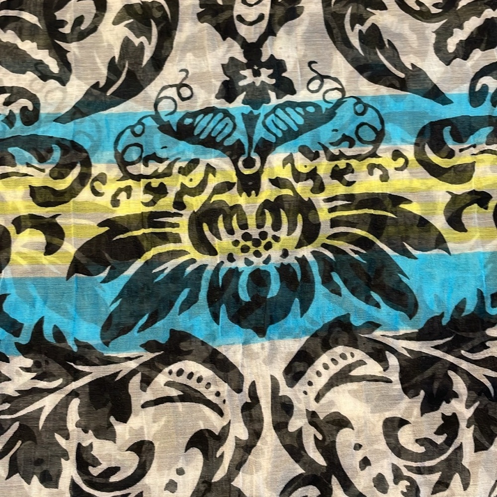 Loft Pattern Scarf - Picture 3 of 5
